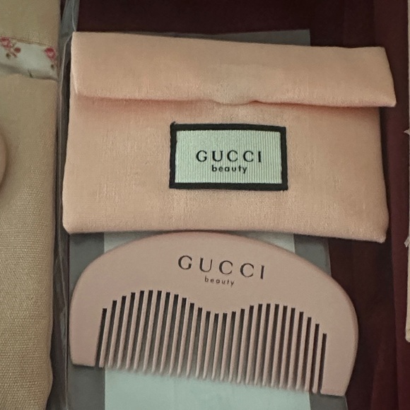 Gucci Beauty Pink Hair Accessory Collection - Picture 4 of 6